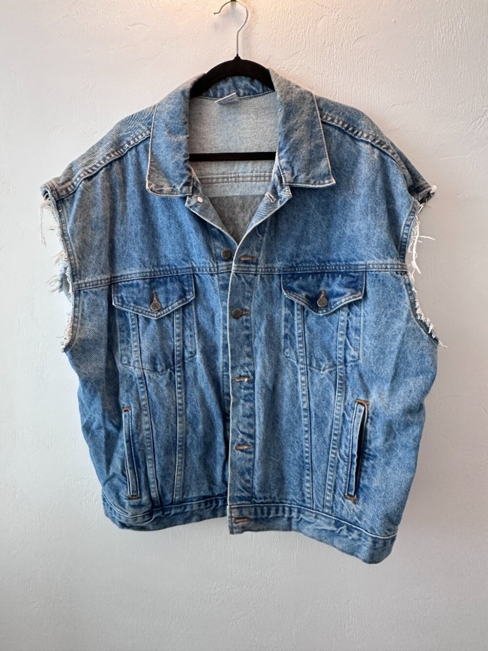 Vintage Made in USA Tyca 3D Embossed Cat Denim Cutoff Vest XL - Picture 2 of 5
